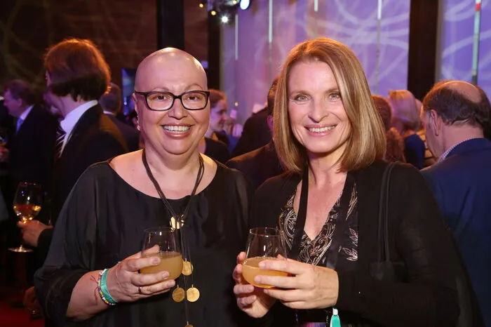 Ministerin Sabine Oberhauser mit Barbara Stöckl.