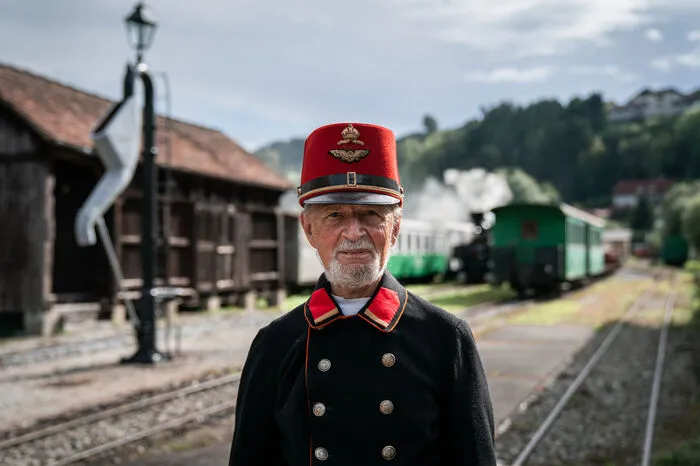 Ein zentraler Drehort war der Bahnhof in Birkfeld mit der Feistritztalbahn. Dort wurden gemeinsam mit dem Ensemble vom Huabn-Theater auf der Brandlucken historische Szenen nachgestellt.