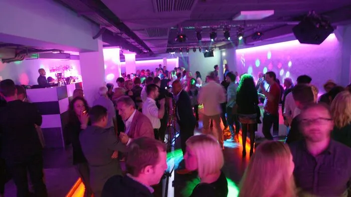 Bei der großen Eröffnungsparty herrschte großartige Stimmung...