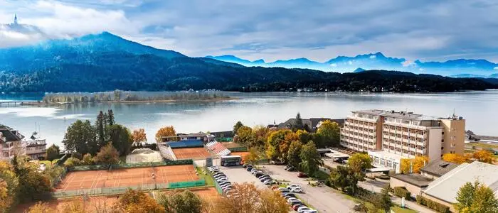 Wo jetzt noch Tennisplätze stehen, soll ein Schwimmteich entstehen