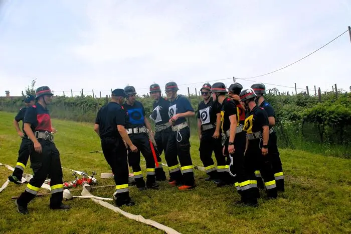 Ortsfeuerwehrkommandant Hauptbrandinspektor David Hasenhütl merkte an: „Der Bewerb wurde nach den Richtlinien der Leistungsbewerbe durchgeführt, aber nicht ganz so genau bewertet, deshalb auch als Gaudi- Bewerb ausgetragen“. 
