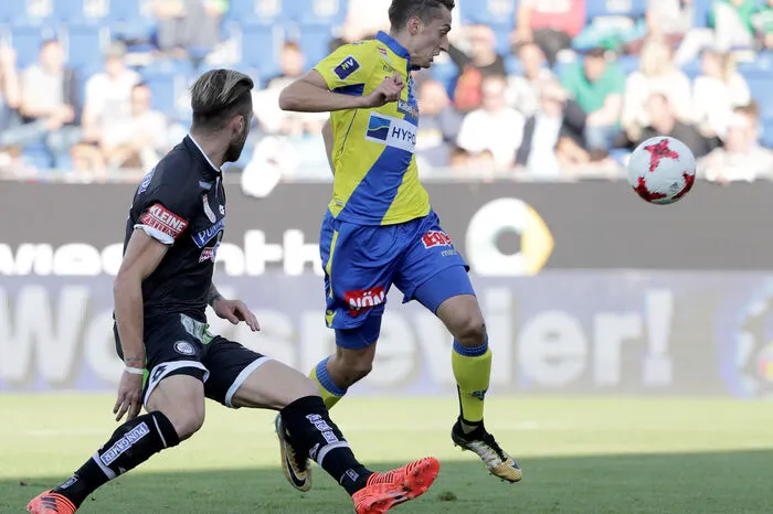 David Stec (St. Pölten) brachte mit einem Eigentor den SK Sturm in Führung