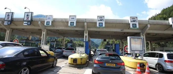 Vor dem Karawankentunnel beträgt der Zeitverlust am Samstagvormittag bei der Ausreise etwa 45 Minuten