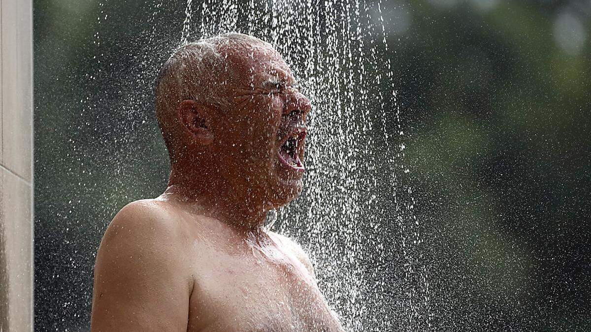 Für viele eine Überwindung: Die kalte Dusche.