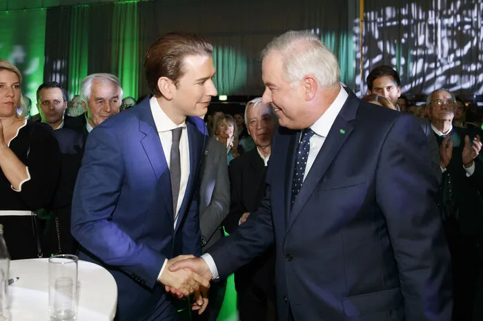 Stargast ÖVP-Chef Sebastian Kurz lobte, dass ÖVP-LH Hermann Schützenhöfer "in der Rolle seines Lebens angekommen ist".