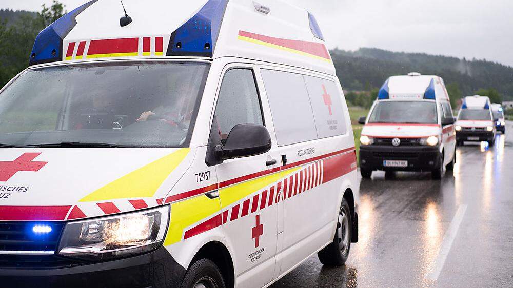 Das Rote Kreuz Voitsberg-Köflach brachte den Verletzten ins UKH nach Graz