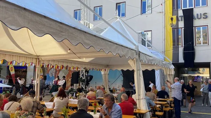 Die Stadt Villach hat die Schwarze Fahne gehisst