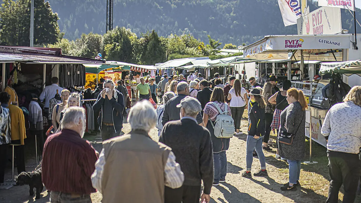 Viele Besucher beim alternativen Programm zum St. Veiter Wiesenmarkt
