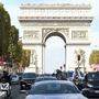 Der Autoverkehr dominiert noch das Stadtbild in Paris