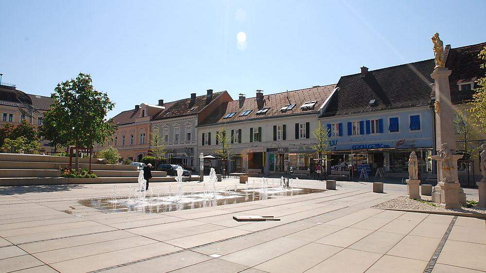 Den Gleisdorfer Hauptplatz haben die Grünen im Sommer zum Anlass genommen, um auf zu viel Beton und zu wenig grün hinzuweisen