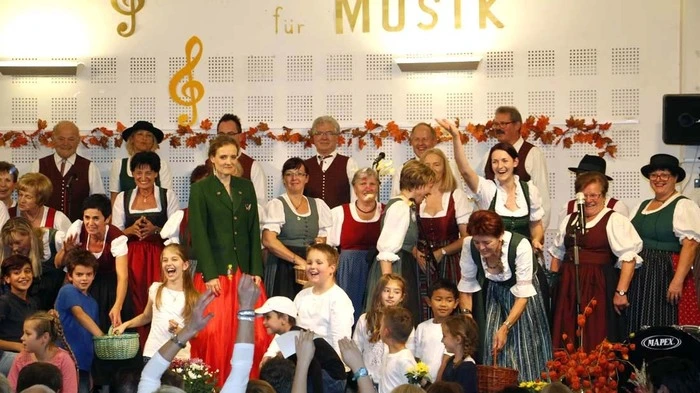 In der „Schönsten Zeit des Jahres“ lud der Gesangsverein Söchau wieder zum musikalischen Abend...
