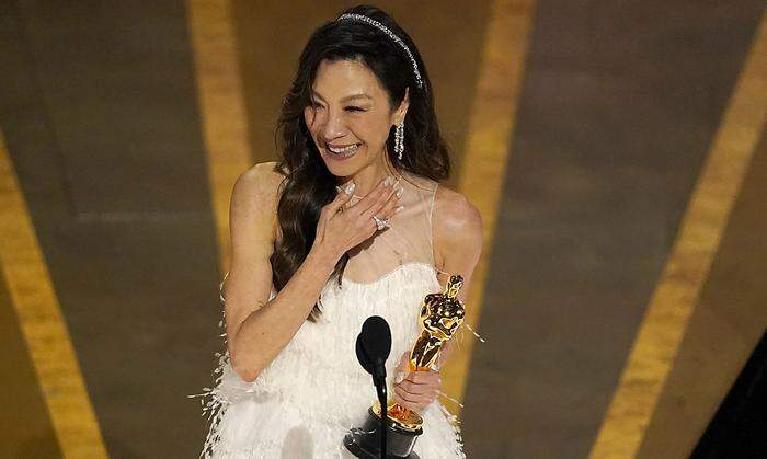 Ergriffen: die frisch gebackene Oscarpreisträgerin Michelle Yeoh