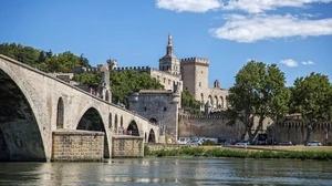 Vielbesungen: die Brücke von Avignon