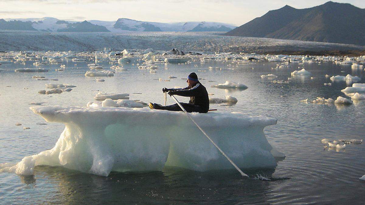 L'Effet Papillon, 2008, Mechanische Landschaft, Jökulsarlon, Island (Filmstill) von Christian Ruschitzka