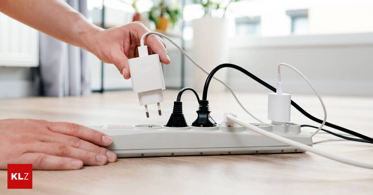 Alltagsfrage-Verbraucht-ein-Ladeger-t-Strom-obwohl-kein-Handy-angesteckt-ist-
