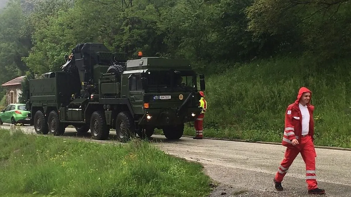 Bundesheer rückt mit Kran an