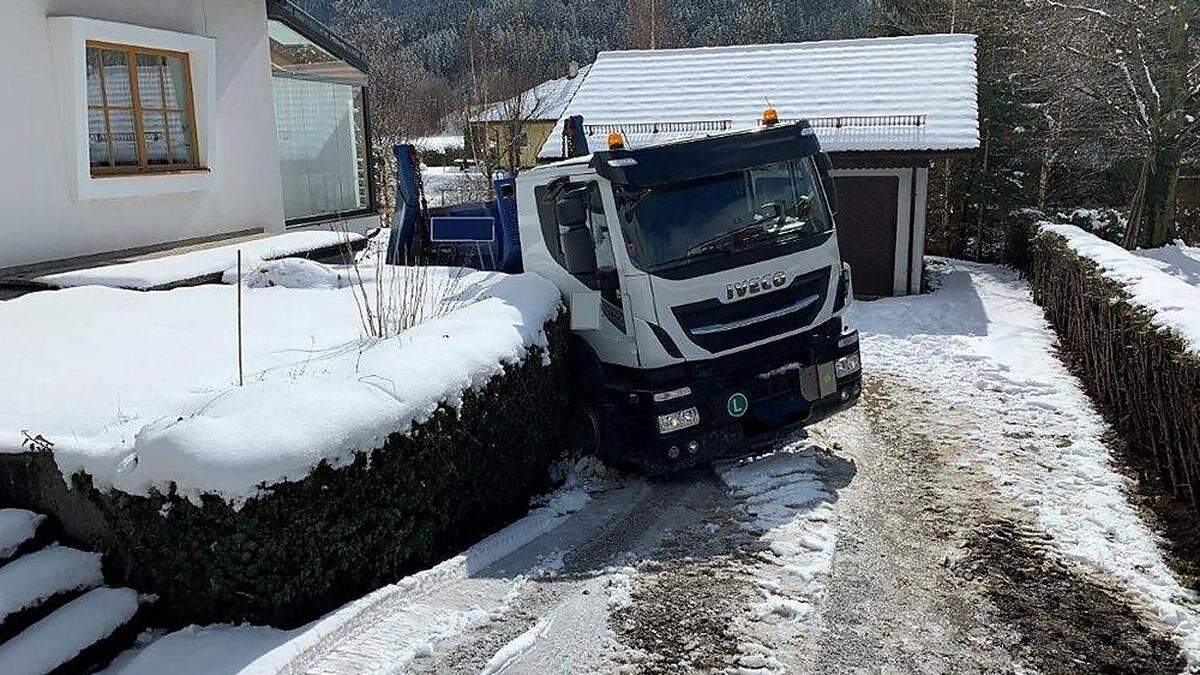 Pkw-Bergung im Gange