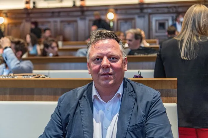 Michael Ehmann (SPÖ): Die Erarbeitung des Budgets war ein Drahtseilakt, der aus meiner Sicht gelungen ist. Essentielles wie Soziales, Kinder, Jugend, Gesundheit, Umwelt und Verkehr wurde nicht gekürzt. Wir mussten mit viel Fingerspitzengefühl in der Ausarbeitung hinterlegen, dass unsere Stadt nicht weiter in ein finanzielles Abenteuer manövriert wird.