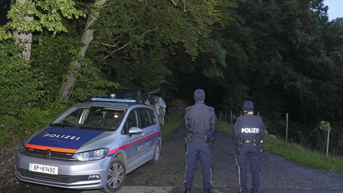 Bei einem Hangrutsch in einem Wald in Siegensdorfberg im Bezirk Graz-Umgebung ist am Mittwoch ein Bub getötet worden