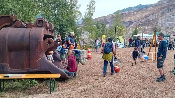 Ein Erlebnis für Groß und Klein fand am vergangenen Sonntag statt. Die Erzbergspiele am Oswaldirücken fanden im Rahmen der Tage der Industriekultur an der Steirischen Eisenstraße statt.