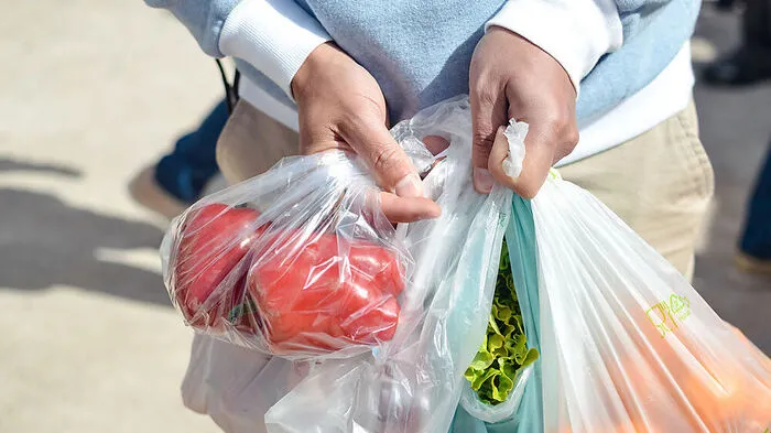 Darf es ein bisserl weniger Plastik sein?