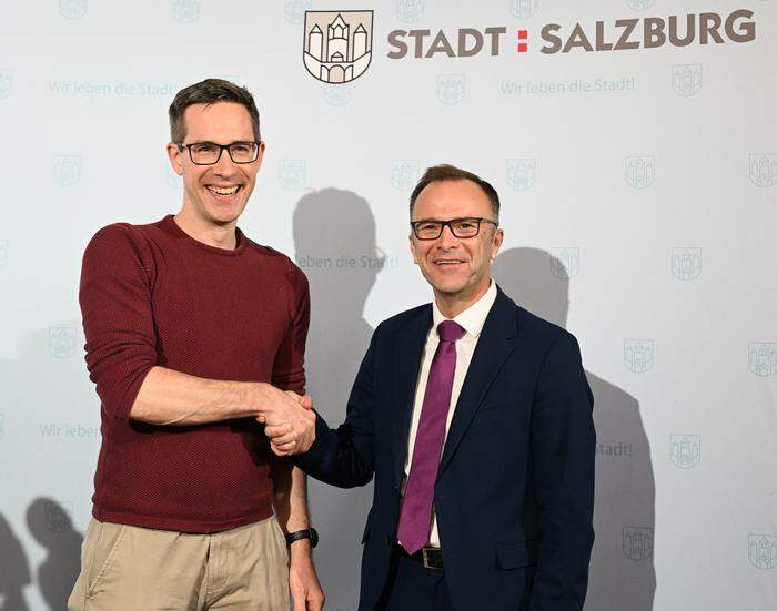 Kay-Michael Dankl (KPÖ Plus) gratulierte Bernhard Auinger (SPÖ)