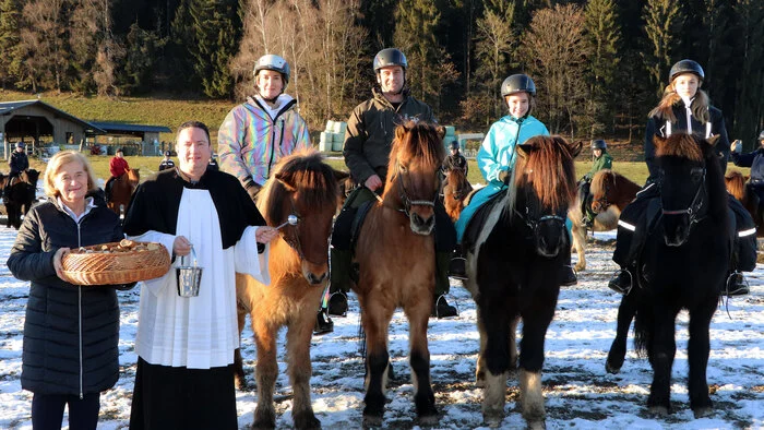 Am Foto von Links: Erna Köck, Otto Hoffmann, Birgit Tillian-Köck, Florian Tillian-Köck und die Töchter Elina und Hanna.