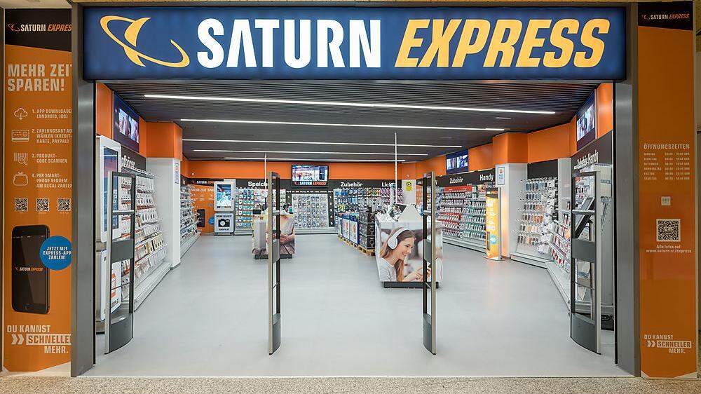 Saturn Express in Innsbruck: keine Kassen