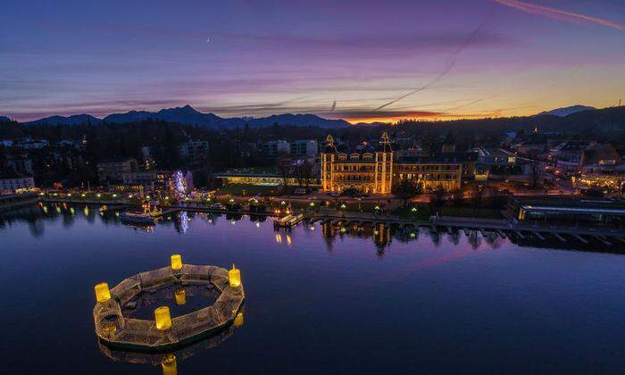 Velden im Advent müssen Sie besucht haben - zu Land und zu Wasser.