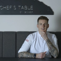 Von 15 auf 17 Punkte, von drei auf vier Hauben: Clemens Gesser vom Chef’s Table by Gesser ist der Osttiroler Aufsteiger im Gault&Millau 2027