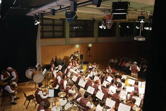 Marschmusik, ein Solostück des Hornregisters und etwa ein Udo Jürgens-Medley waren angesagt