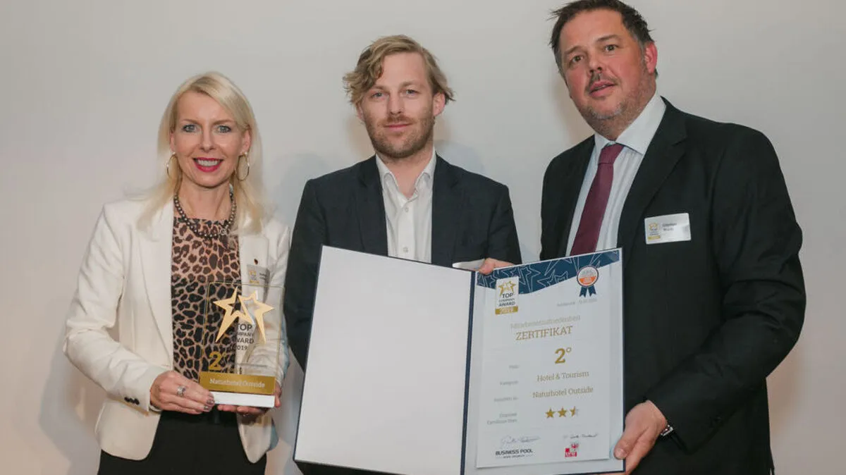 Landtagsabgeordnete Barbara Schwaighofer, Daniel Ganzer (Naturhotel Outside, Matrei in Osttirol), Günther Wurm (Business Pool Austria)