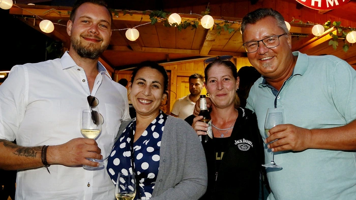 Beim größten Weinfest in der Region kredenzten Qualitätswinzer aus der Region und dem Südburgenland ihre besten „Tröpferl“.
