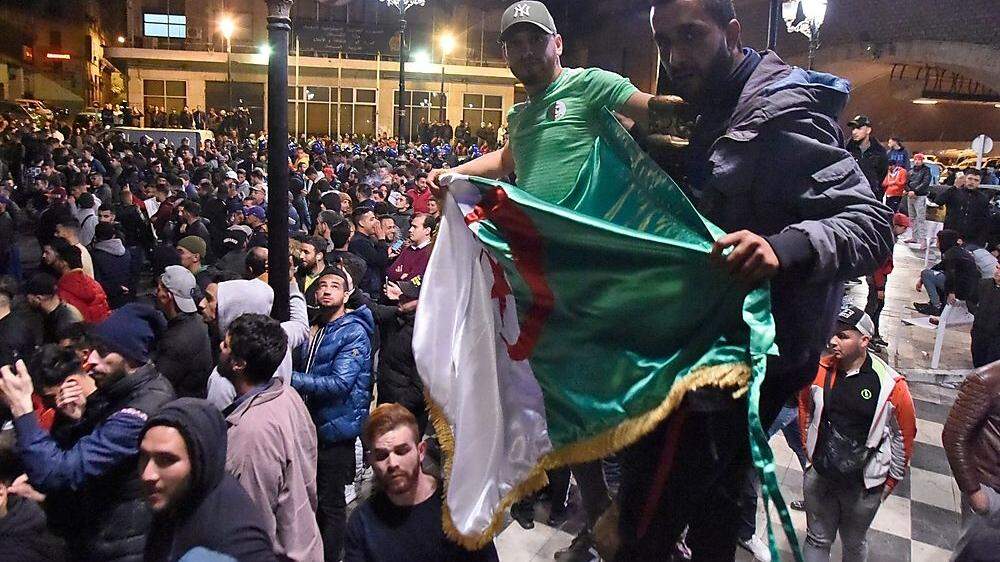 Bei den Protesten in Algerien gegen eine mögliche fünfte Amtszeit von Staatspräsident Abdelaziz Bouteflika sind am Freitag 183 Menschen verletzt worden