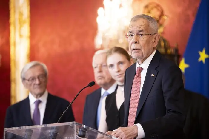 Viele Österreicherinnen und Österreicher sind schon in der EU geboren, erklärte der Bundespräsident in seiner Rede. Es sei wichtig, sie mitreden zu lassen bei wichtigen Entscheidungen darüber, wie die Rolle Österreichs in der EU aussehen solle. 