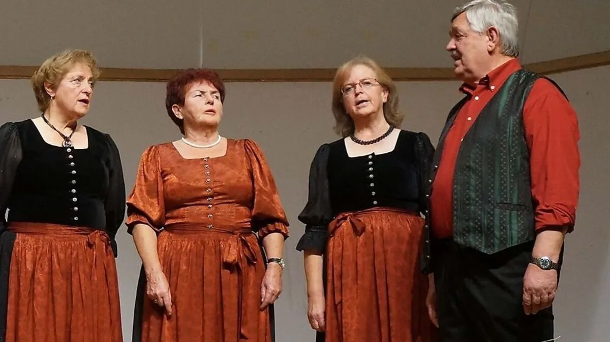 Josef Wieser mit dem Frauenchor 