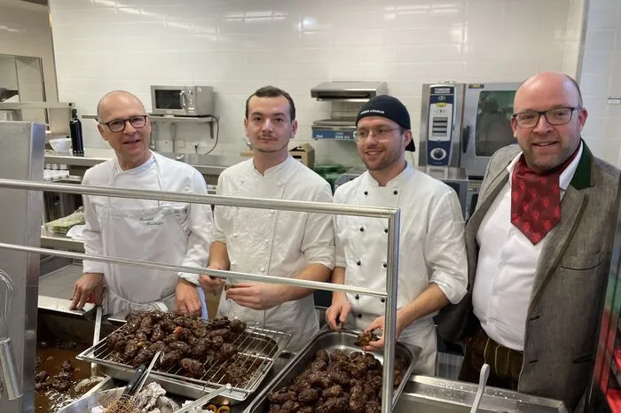 Als Gastgeber für den Gala-Abend fungierte wie auch schon in den Vorjahren die Landesberufsschule Bad Gleichenberg unter Direktor Wolfgang Gressl (r.).