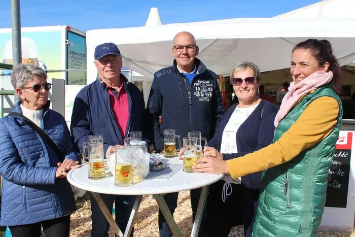 Die Stimmung war aber auch vor den Zelten bestens.