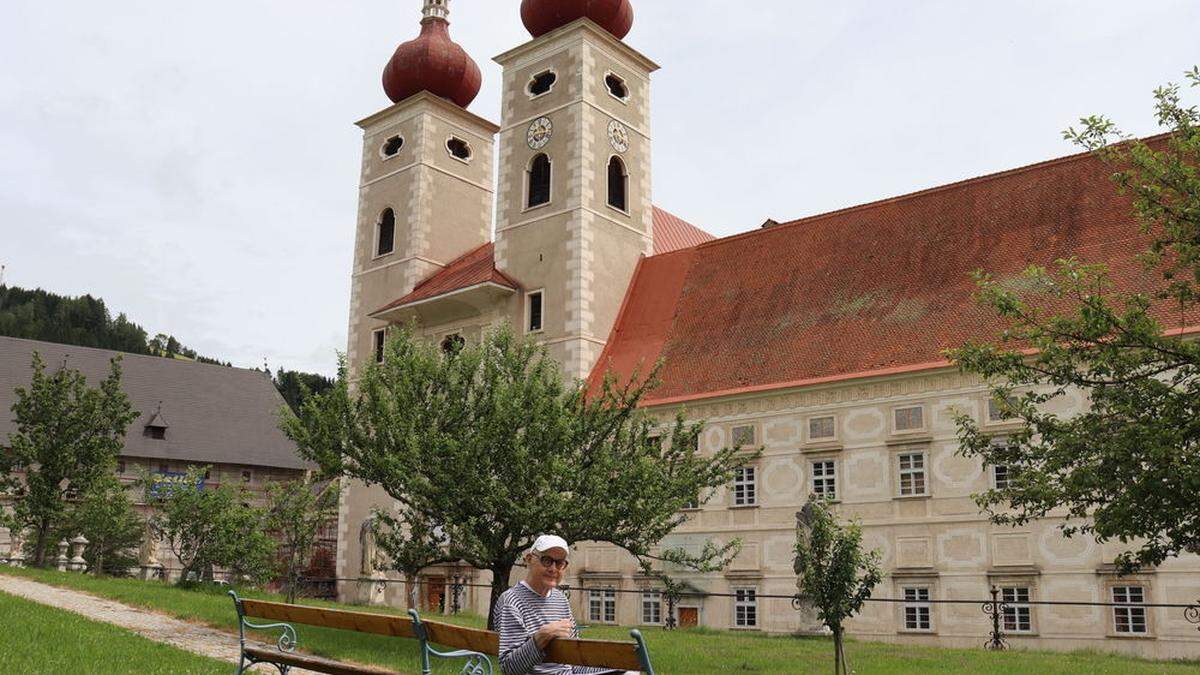Der gebürtige Brite Nick Allen, Mitgründer des Vereins „Shakespeare in Styria“ inszeniert in der Stifskirche St. Lambrecht das Meisterwerk T.S. Elliots „Mord im Dom“.