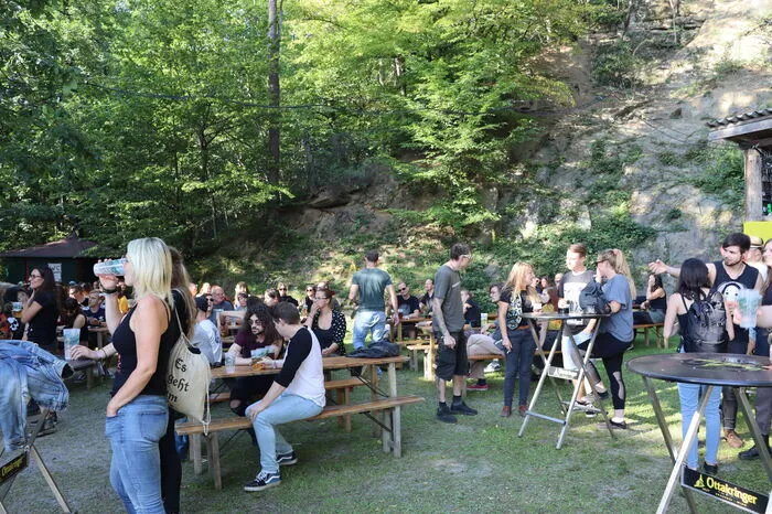 Mit der Möglichkeit direkt am Gelände zu Campen und den Sonnenuntergang über die Oststeiermark zu genießen, war die Kulmarena als Location definitv ein kleines Highlight.