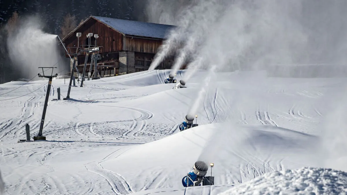 Mitte November liefen die Schneekanonen, wie hier in Kals, auf Hochtouren 