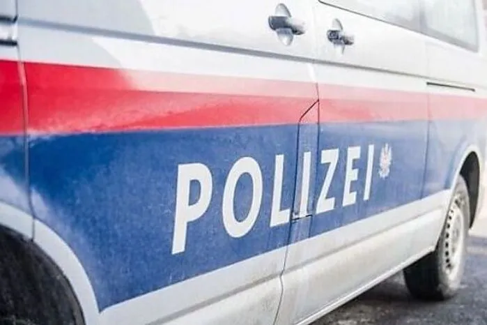Der 24-Jährige hatte sich in der Nacht auf Sonntag telefonisch bei seiner Mutter gemeldet. Plötzlich brach jedoch der Kontakt ab. Mehr dazu