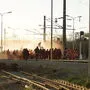 Aktivisten marschierten auf den Gleisen zur OMV-Raffinerie Schwechat