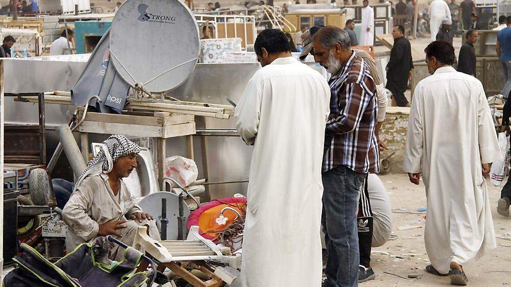 Markt in Najaf, Iraq. Das Land leidet unter der schlechten Strom- und Wasserversorgung