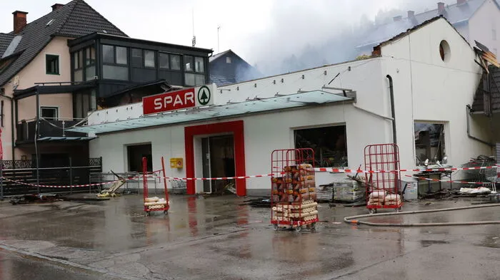 Am Donnerstag wurden vereinzelt noch Glutnester gelöscht.