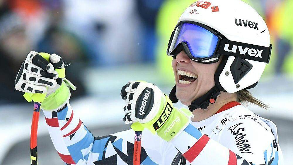 Christine Scheyer jubelt über ihren ersten Weltcup-Sieg