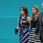 Prinzessin Eugenie (l.) und Beatrice mit ihrem in Ungnade gefallenen Vater Andrew Mountbatten-Windsor