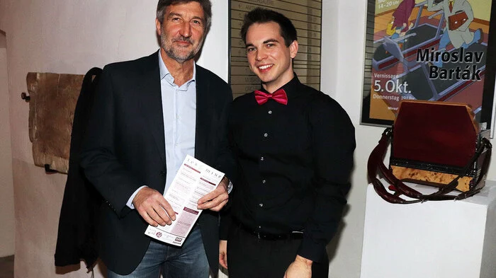 Kurt Sick vom kultur-forum-amthof und Michael Uhr (von links).