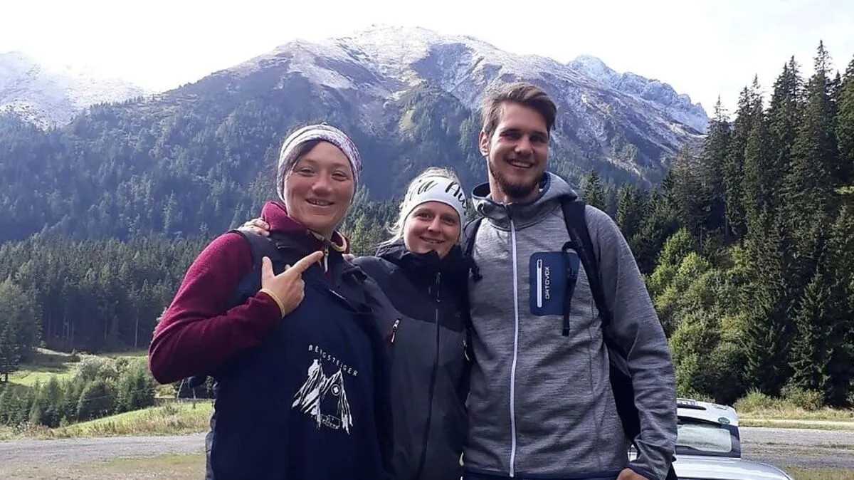Goriupp, Schreib und Neumaier wandern durch Österreich