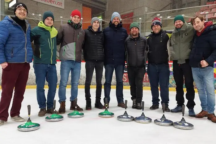  Das spannende Finale bestritten die Moarschaften „K1 - MET1“ und „In ana 1/4 Stund´auf Bahn 3“. Das Stockerl komplettierten auf Platz 3, die Vorjahressieger „MCL„, welche im kleinen Finale das Team „Zornstein 1“ besiegten.
